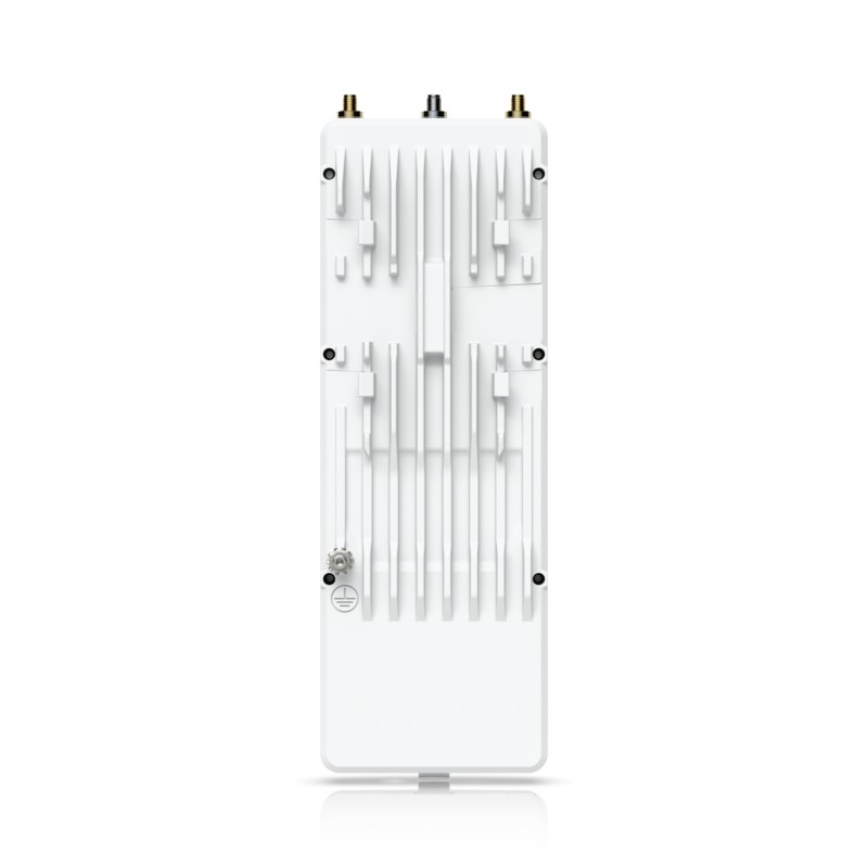 Ubiquiti Wave MLO5 radios &bull 5 GHz &bull 5+ Gbps &bull 1x 10 GbE &bull 1x SFP+ &bull Wave-MLO5 - 241815 - 8
